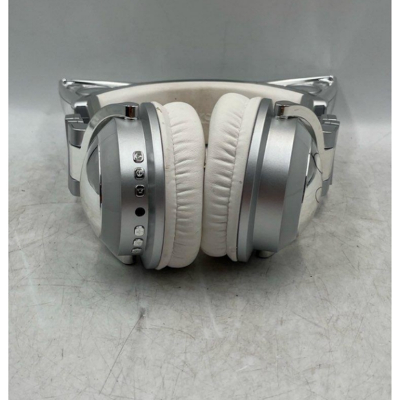 Ariana Grande Brookstone Limited Edition Cat Ear Headphones - Picture 8 of 13